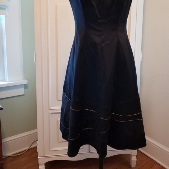 Nine West Black A Line Cocktail Dress. Size 4 - Picture 4 of 6